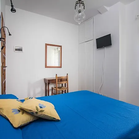 Bed & Breakfast Degli Oleandri 2*